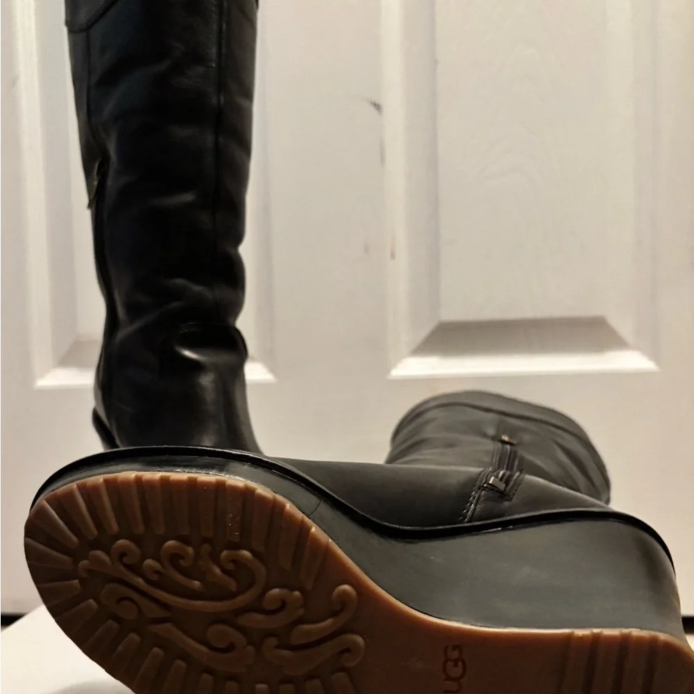 LIKE NEW UGG PLATFORM “BELOW THE KNEE” LEATHER & SHEEPSKIN BOOTS  SZ 8.5 - Picture 7 of 12